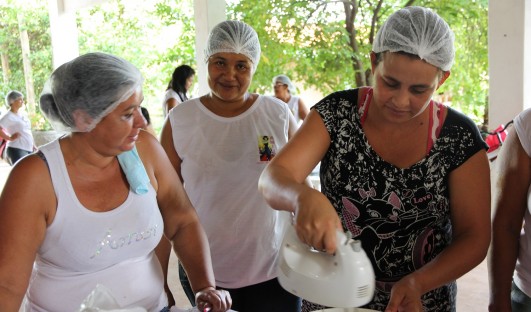 BrazilFoundation Amina Mulheres na Ativa Anastacio Mato Grosso do Sul Violencia doméstica Domestic violence homemade sweets doces caseiros ONG